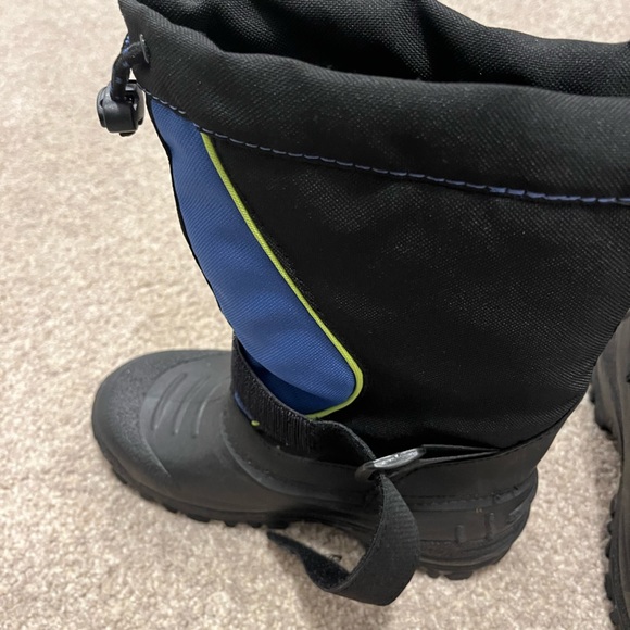 Boys slip on black and blue boots size 3 - Picture 2 of 4